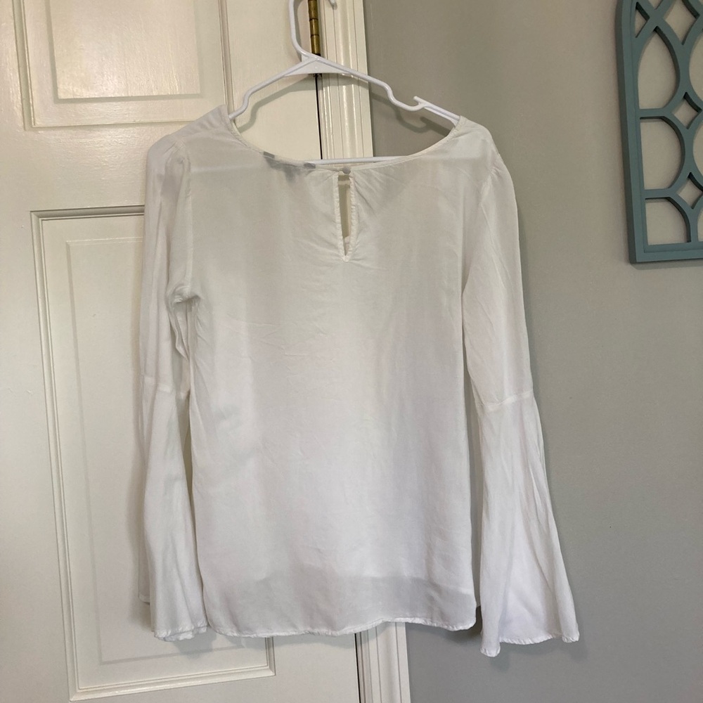 Express White V-Neck Blouse - Picture 3 of 4